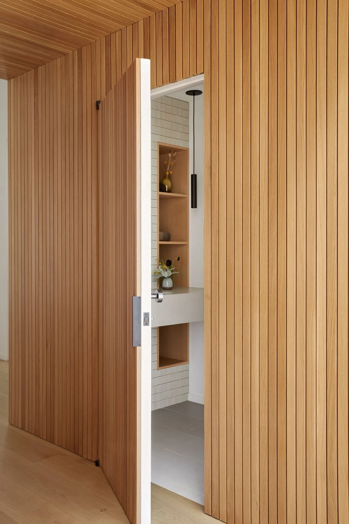 10 Clever Hidden Door Ideas to Add Secret Storage to Home, image size:1200x1800