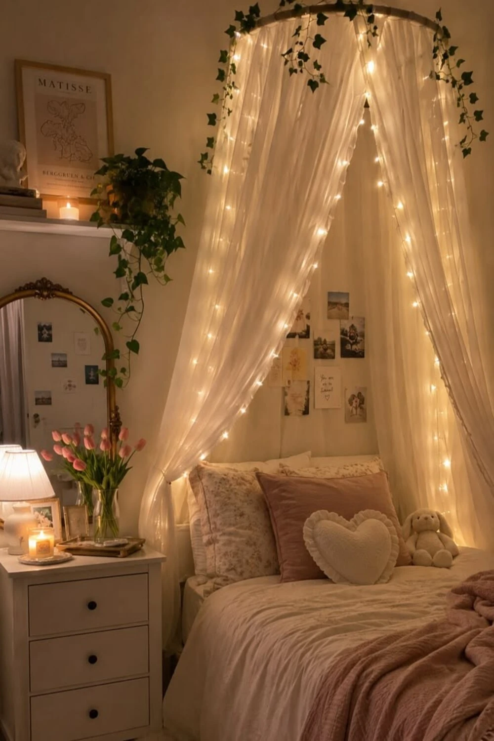 15 Bedroom Decor Ideas With Fairy Lights for a Cozy and Dreamy Space 2 drape fairy lights behind sheer canopy